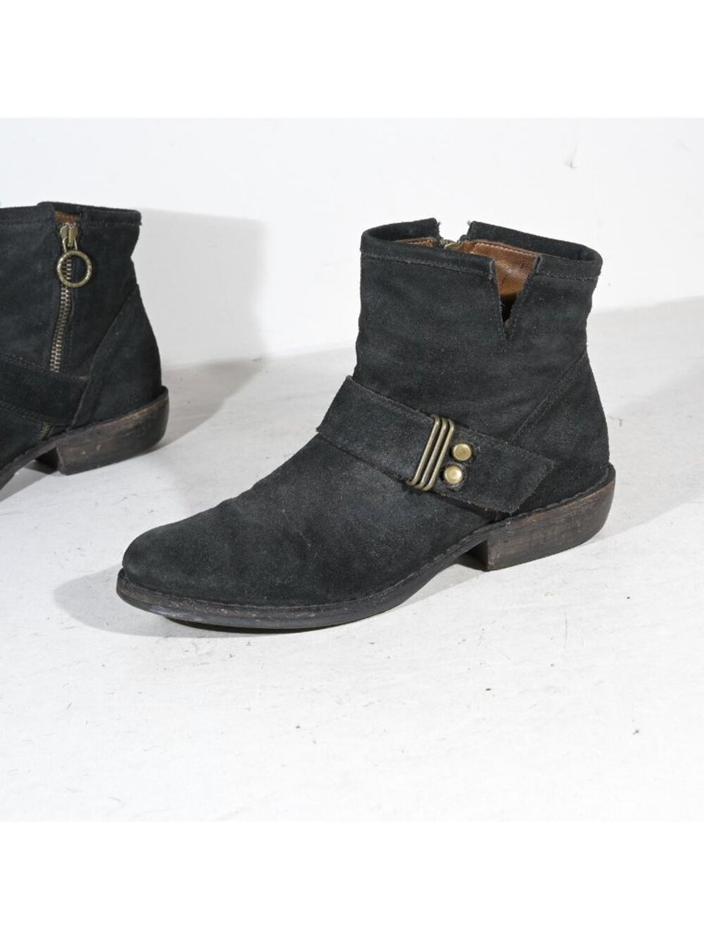 Black Suede Ankle Boots Almond Toe Buckle Strap Inside Zip Moto Made in Italy Wo - Picture 1 of 8